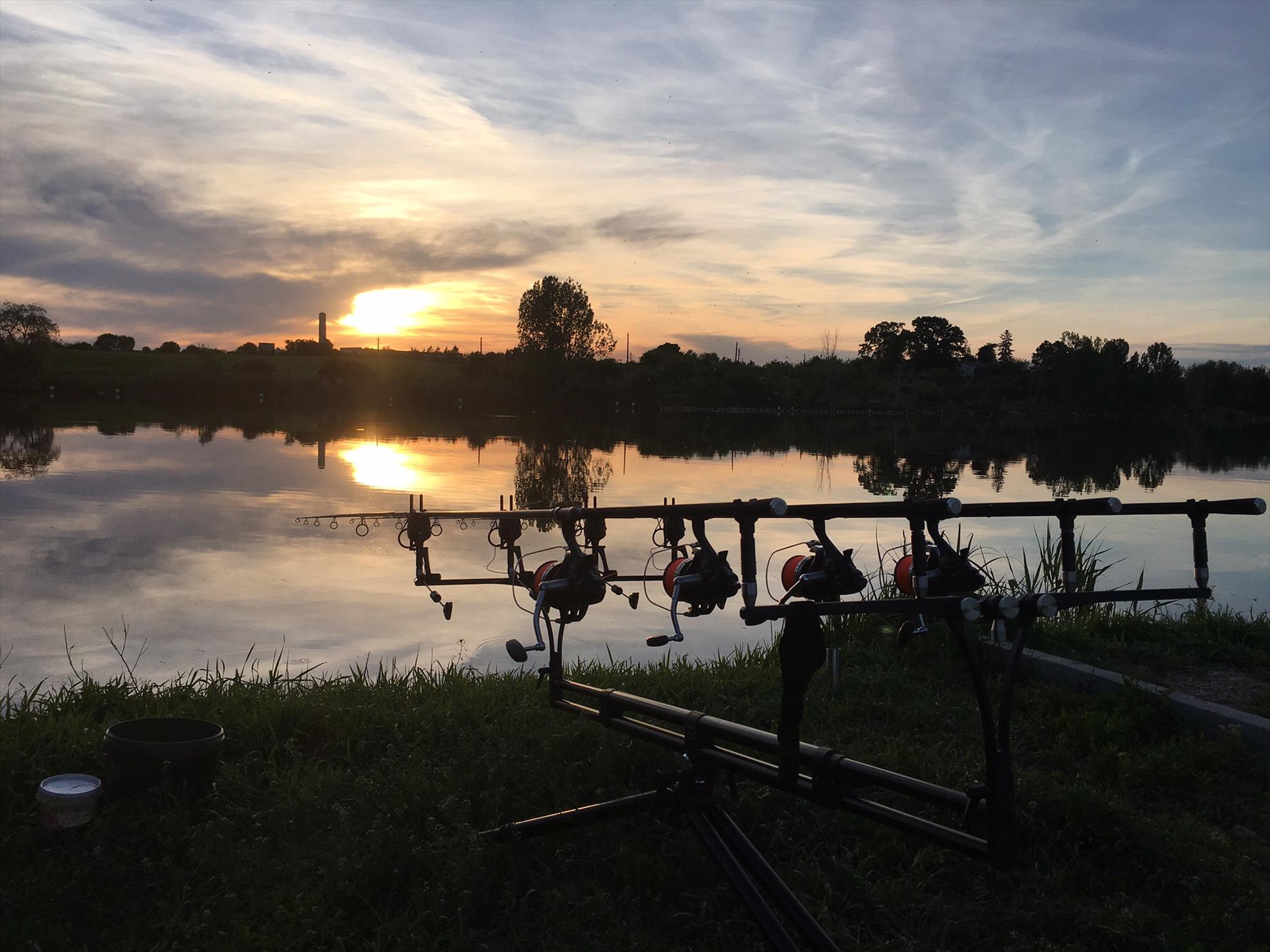 Apus pe Hermes Peris